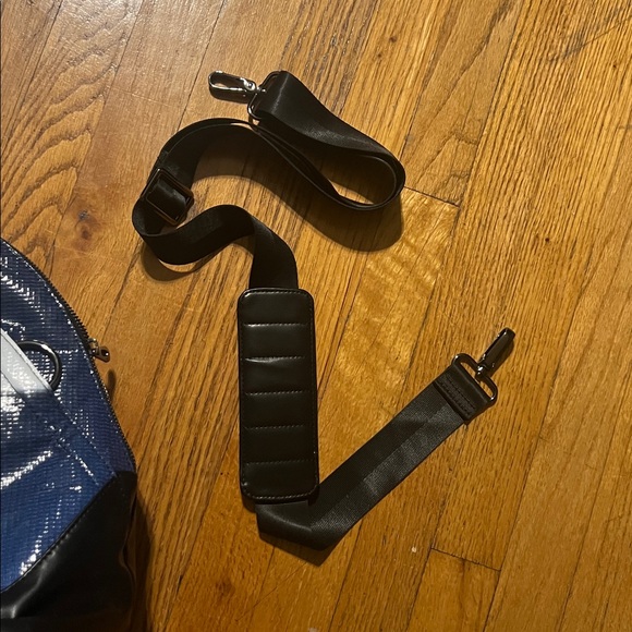 RAREFORM Maya CrossBody GYM TOTE DUFFLE Blue billboard recycled personal Bag - Picture 10 of 17